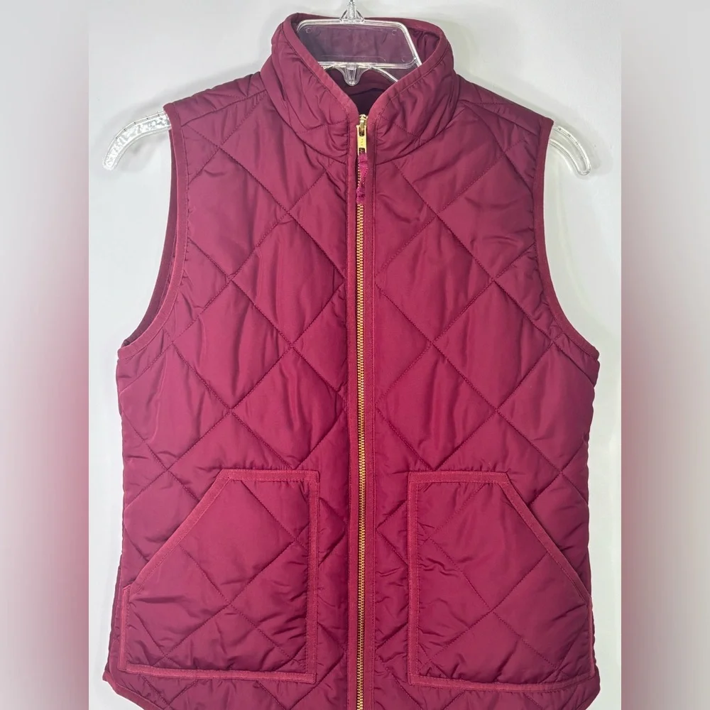 BN3 J. Crew Maroon Quilted Puffer Vest XS Zip‎ Pockets Athleisure Outfit